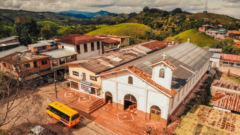 Pasadía: Norcasia, Río la Miel y Honda desde Ibagué